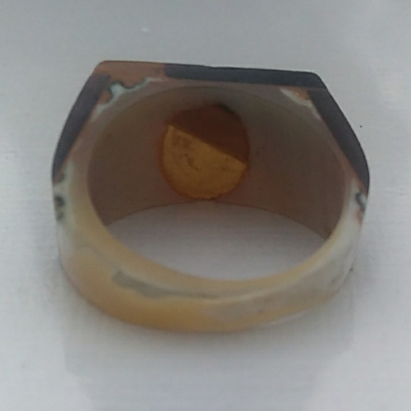 VINTAGE Gold Leaf Accented Carved Color Block Ring - Picture 3 of 8